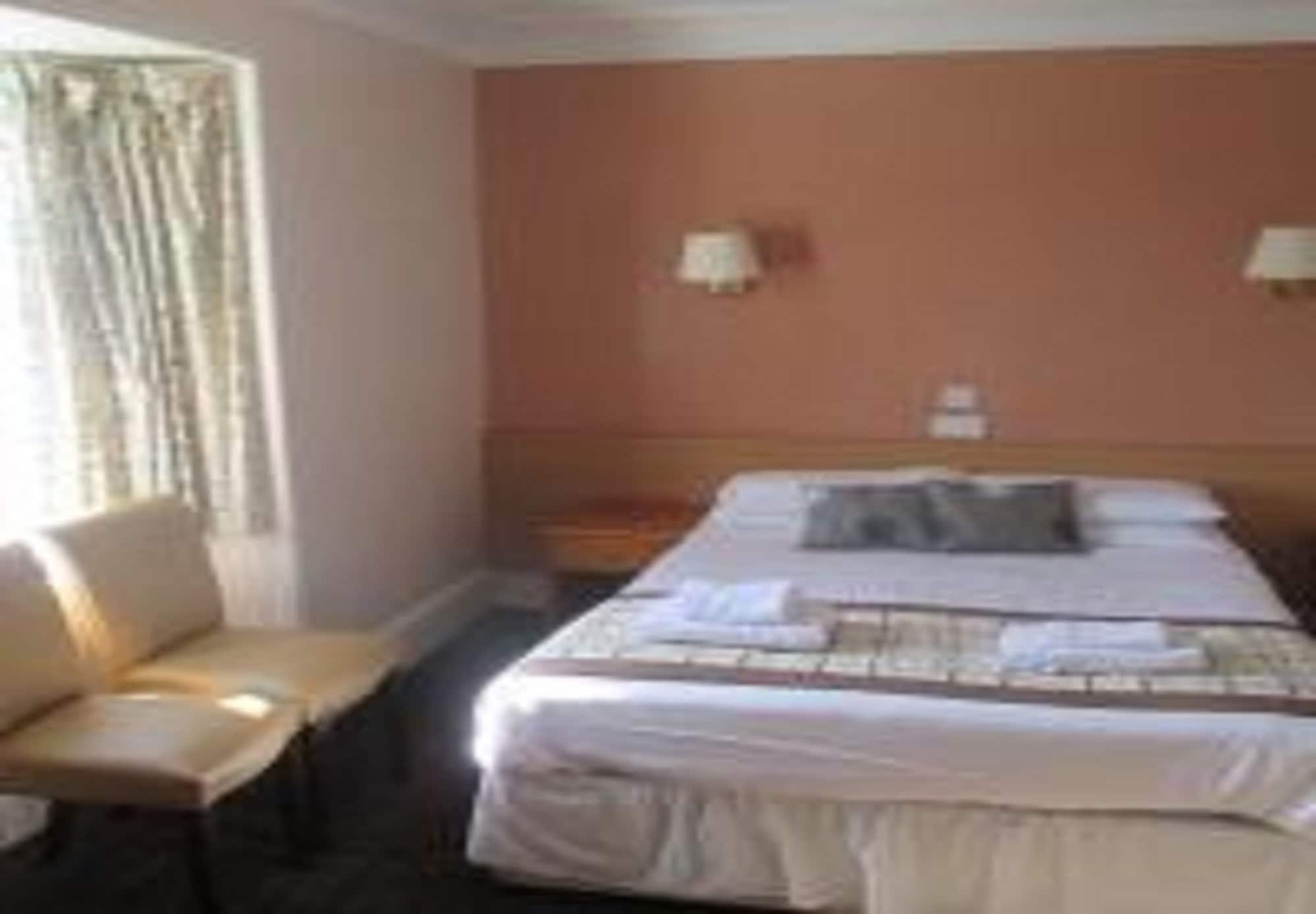 Caledonian Hotel 'A Bespoke Hotel' Ullapool Luaran gambar
