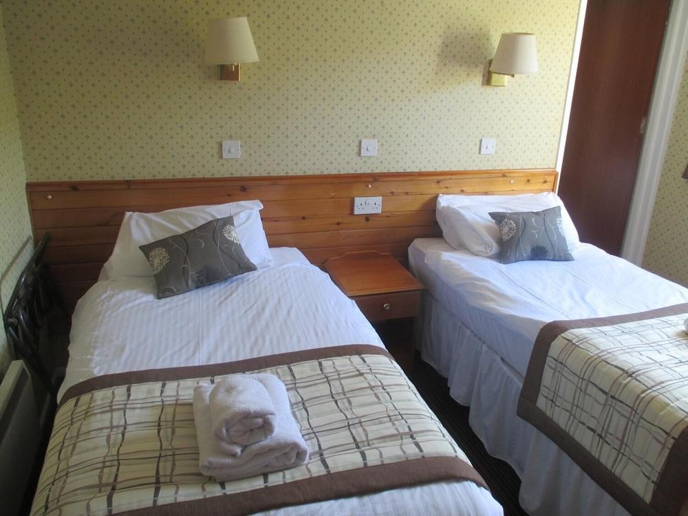 Caledonian Hotel 'A Bespoke Hotel' Ullapool Luaran gambar